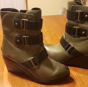Sorel After Hours Boots Size 9 Nori Green & Black
